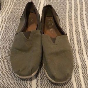 Tom’s men’s shoes